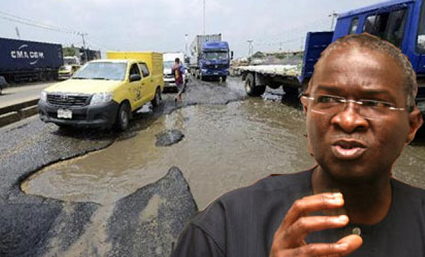 Fashola in Pains Over Apapa Gridlock