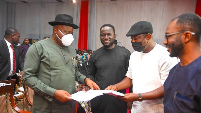 Bayelsa, Sterling Bank, Two Other Firms Sign $5m MoU On Innovative Medical Supplies *Project Trailblazing, Says WHO