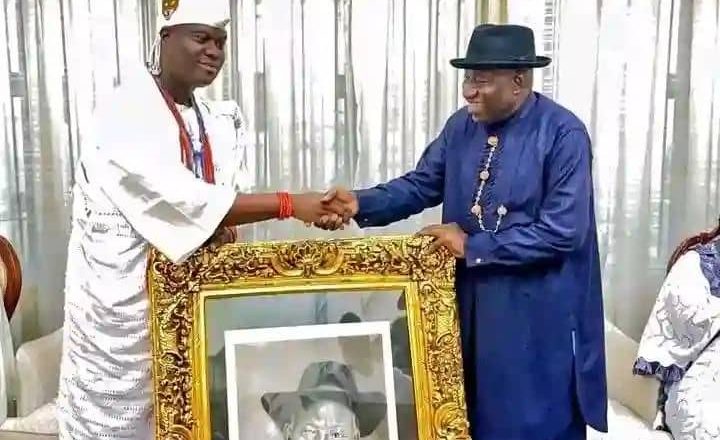 Ooni of Ife Visits Goodluck Jonathan in Yenagoa, Hails Him as “Divine Gift to Humanity”