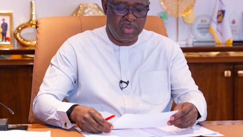 Dont be deceived, Sen Heineken Lokpobiri is the leader of APC in Bayelsa. By Wisdom Ikuli